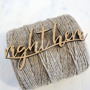 Right here - napis HDF / Right here - inscription HDF