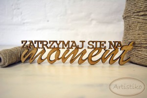 Zatrzymaj się na moment - napis HDF